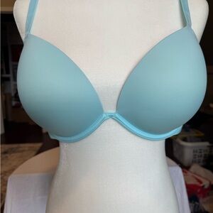Victoria's Secret Super Push Bra with Underwire and Adjustable Straps, size 38D